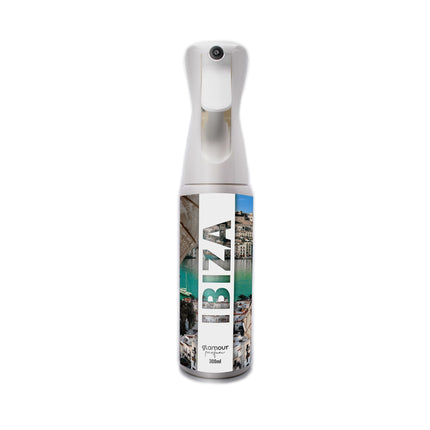 GLAMOUR PARFUM - Ambientador de Hogar Ibiza - 300 ml - Pulverizador con Aroma Fresco y Floral - Ambientador Textil en Spray - para Pulverizar en la Cama o en Cortinas - Reutilizable